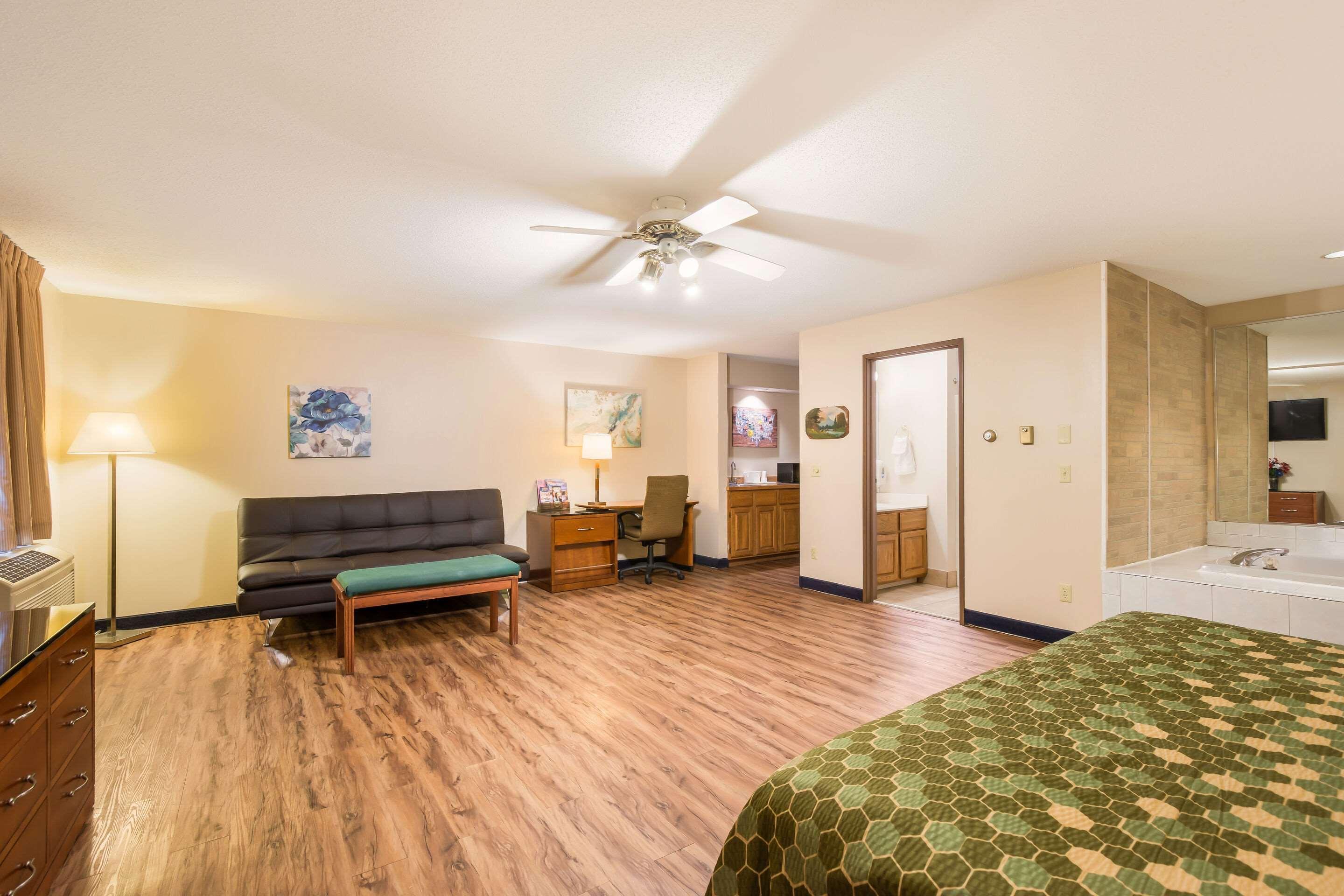 Lodge Econo
