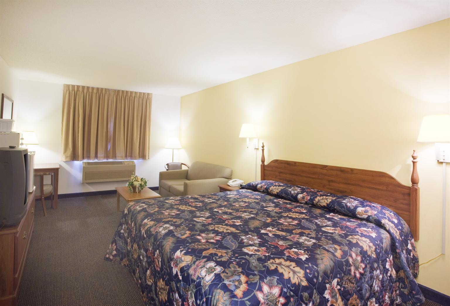 Econo Lodge Lake Mills