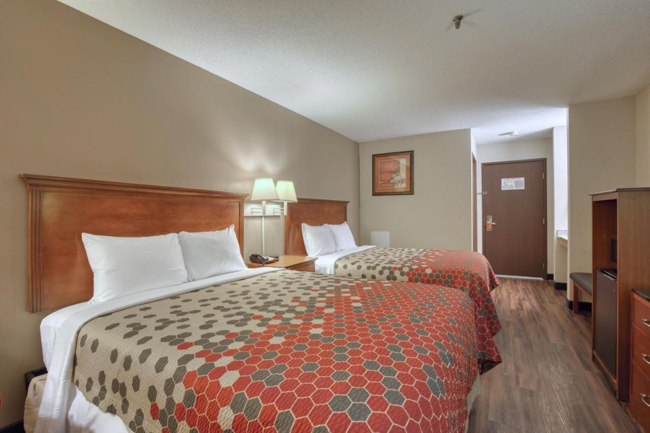 Econo Lodge Lake Mills